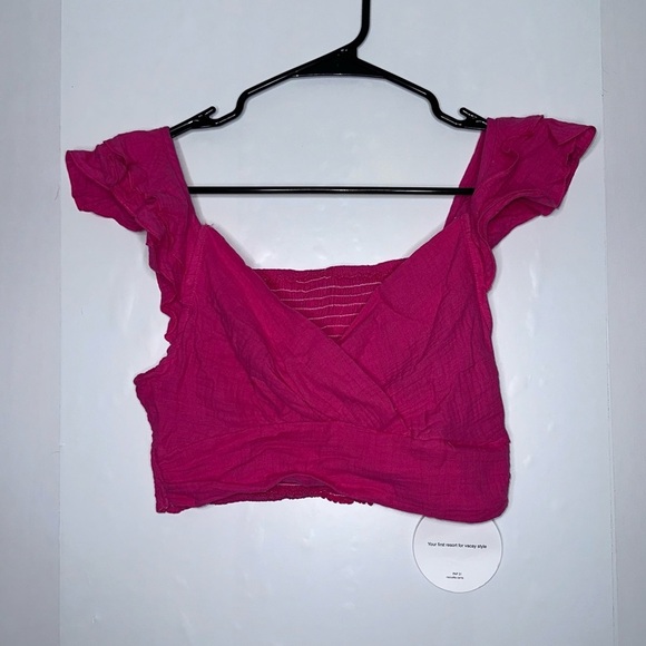 NWT SHEIN vacay pink ruffle trim crop top size medium - Picture 2 of 5
